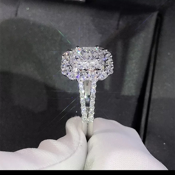 Cubic Zirconia Ring - Picture 4 of 7